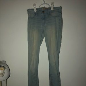 Lightwash Hollister Jeans!!!